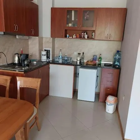 просторная в популярном комплексе Солнечный берег